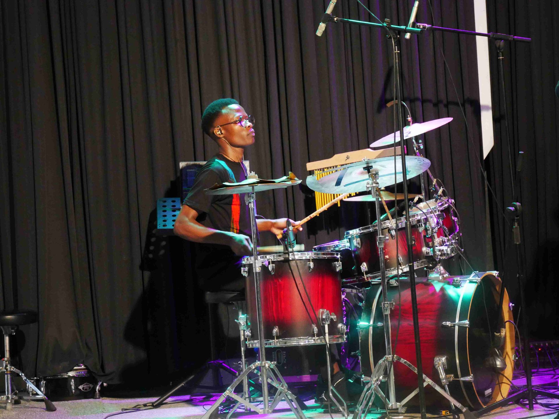Mixing console